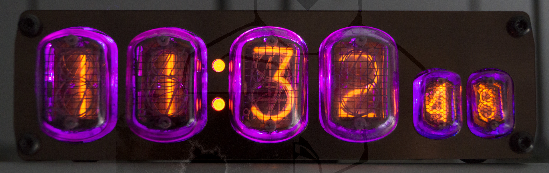 Nixie Uhr mit der Röhre ИН-12А und ИН-17